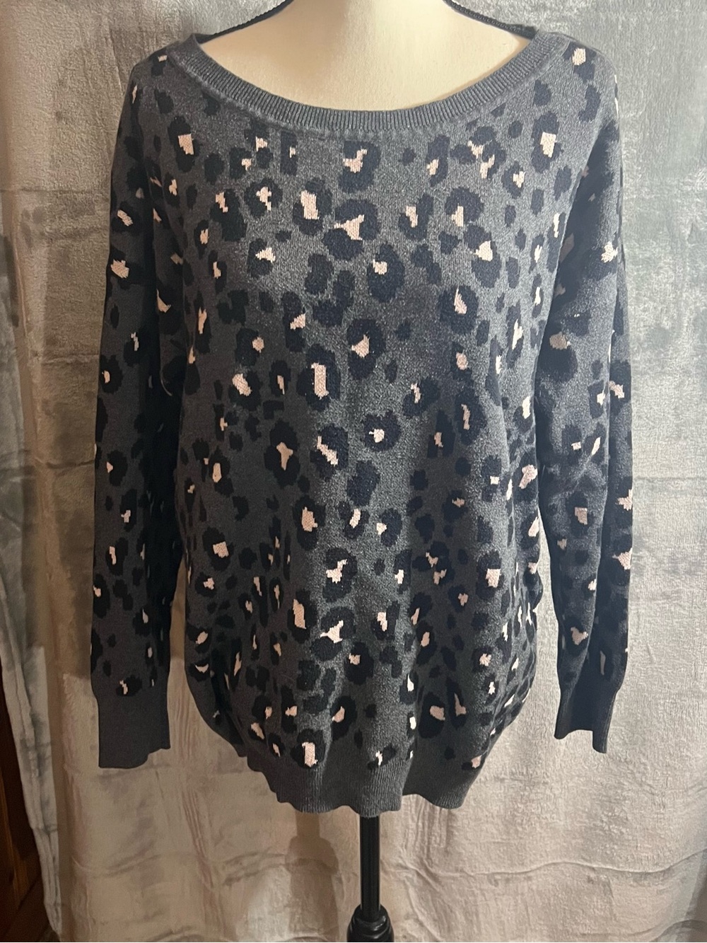 Arizona Jean Company Gray Leopard Print Crewneck Sweater with Pink Spots